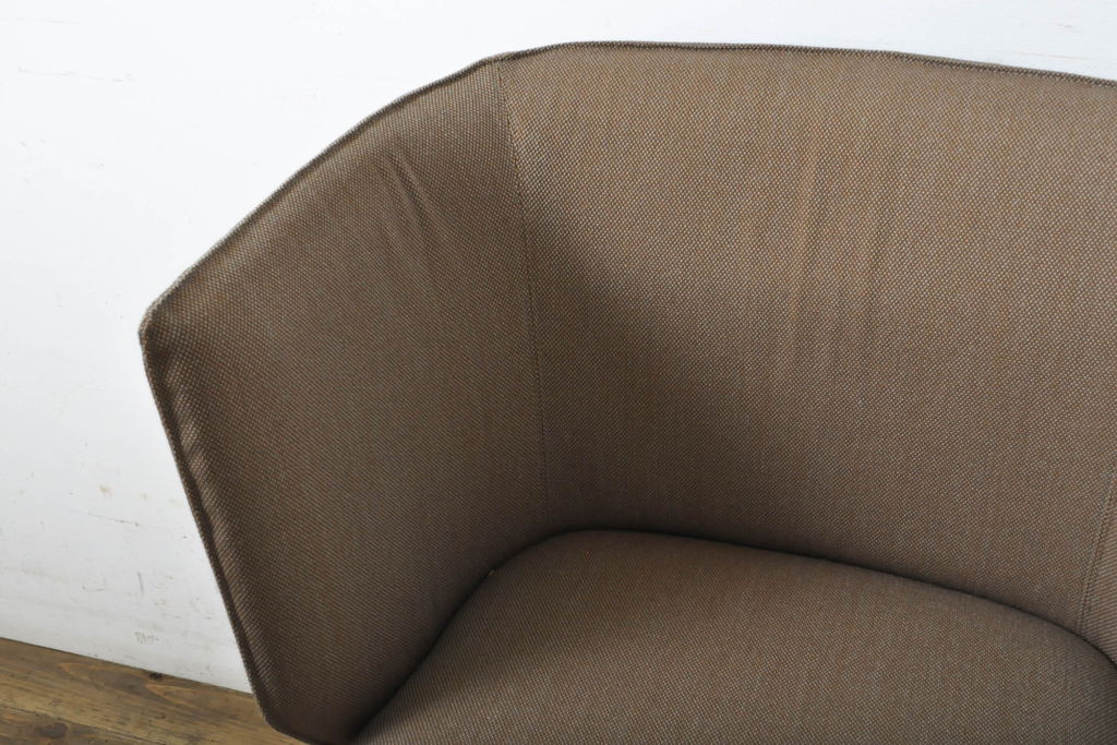 中古　展示品　超美品　arflex(アルフレックス)　BRERA(ブレラ)　シンプルモダンなデザインが魅力のラウンジチェア(1人掛けソファ、1P、回転椅子、イス)(定価約26万円)(R-061226)