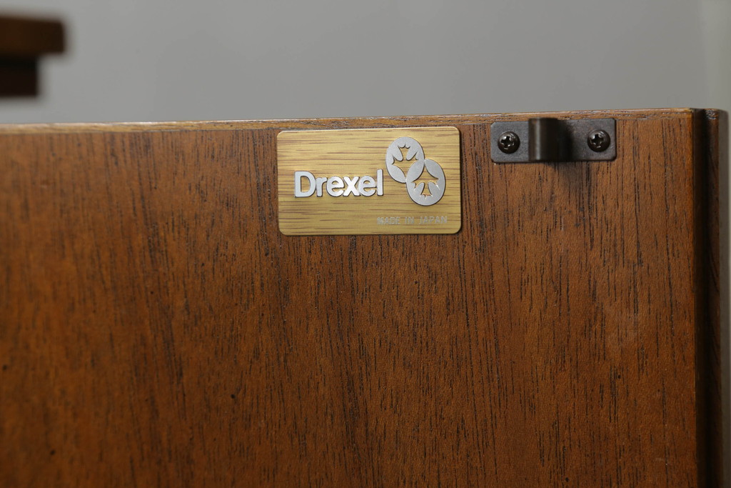 中古　美品　DREXEL HERITAGE(ドレクセルヘリテイジ)　FRANCESCA(フランチェスカ)シリーズ　拡張式の天板が付いたサイドボード(サーバー、カウンター、収納棚、キャビネット)(R-074955)