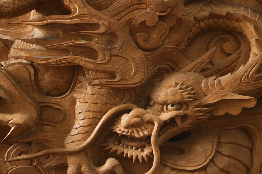 和製ビンテージ　総欅(ケヤキ)材　迫力ある龍の彫刻が素晴らしい!!置いてあるだけで目を惹く衝立(つい立て、衝い立て、仕切り、ヴィンテージ)(定価約440万円)(R-072570)