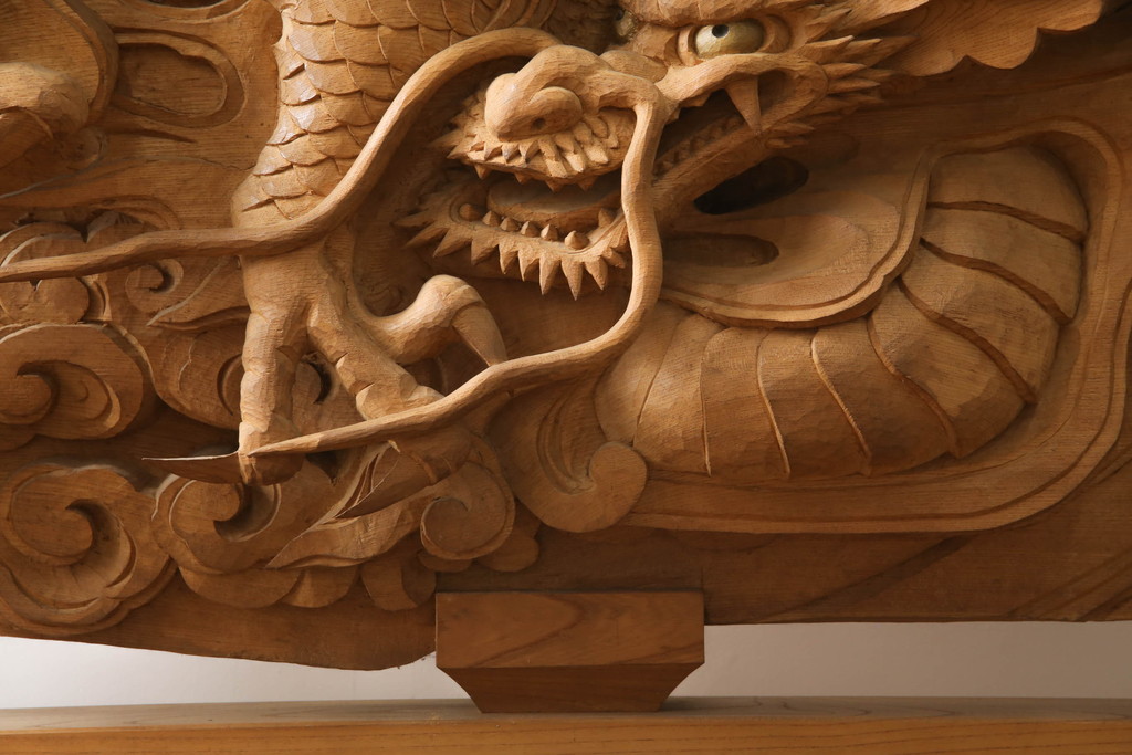 和製ビンテージ　総欅(ケヤキ)材　迫力ある龍の彫刻が素晴らしい!!置いてあるだけで目を惹く衝立(つい立て、衝い立て、仕切り、ヴィンテージ)(定価約440万円)(R-072570)