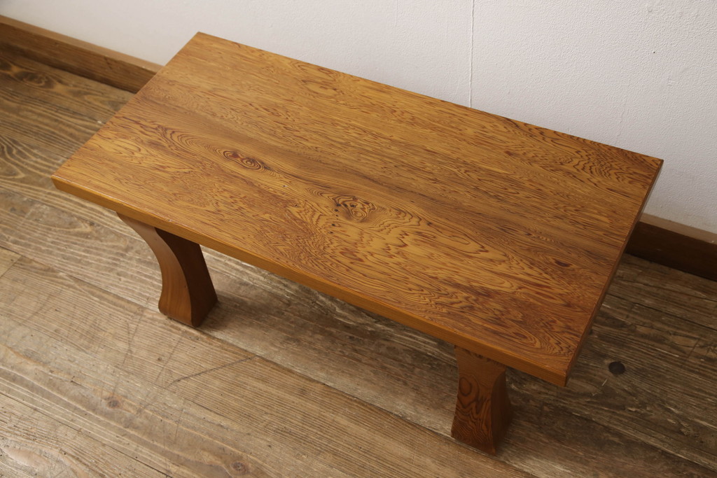 中古　天板一枚板　無垢材　屋久杉材の美しい杢目が目を引くローテーブル(サイドテーブル、文机、座机)(R-066055)