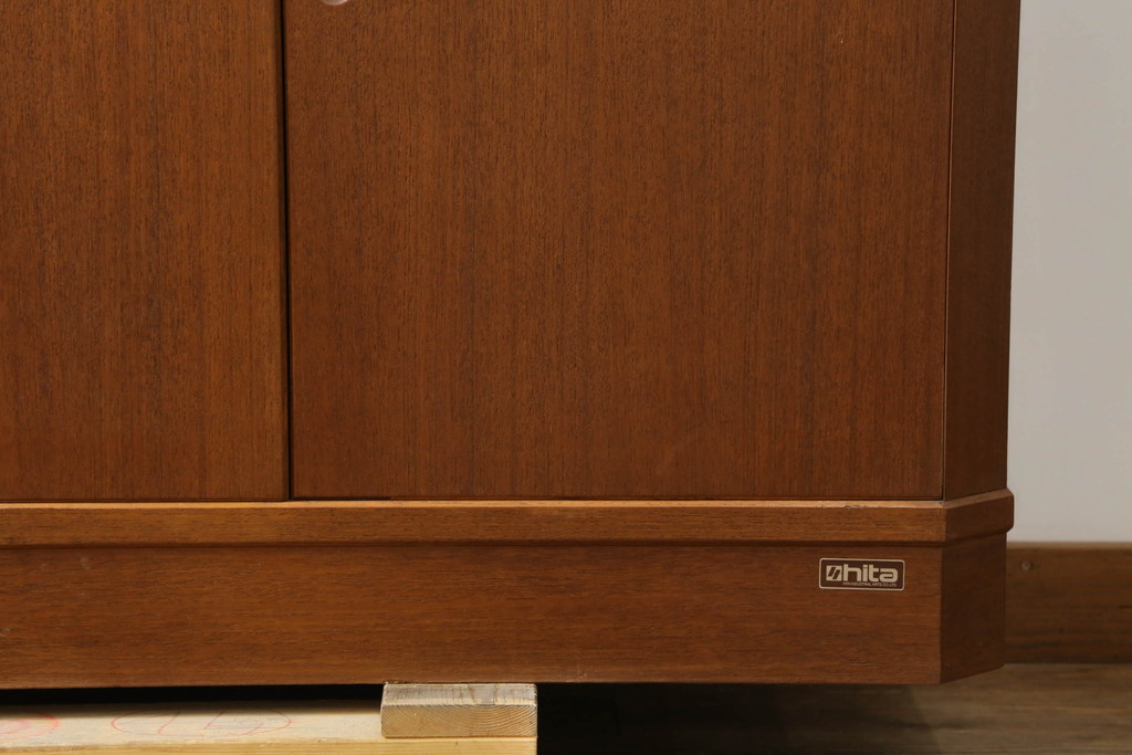 和製ビンテージ　日田工芸　チーク材　モダンな北欧デザインが素敵なキャビネット(食器棚、カップボード、収納棚、戸棚、飾り棚、ヴィンテージ)(R-075199)