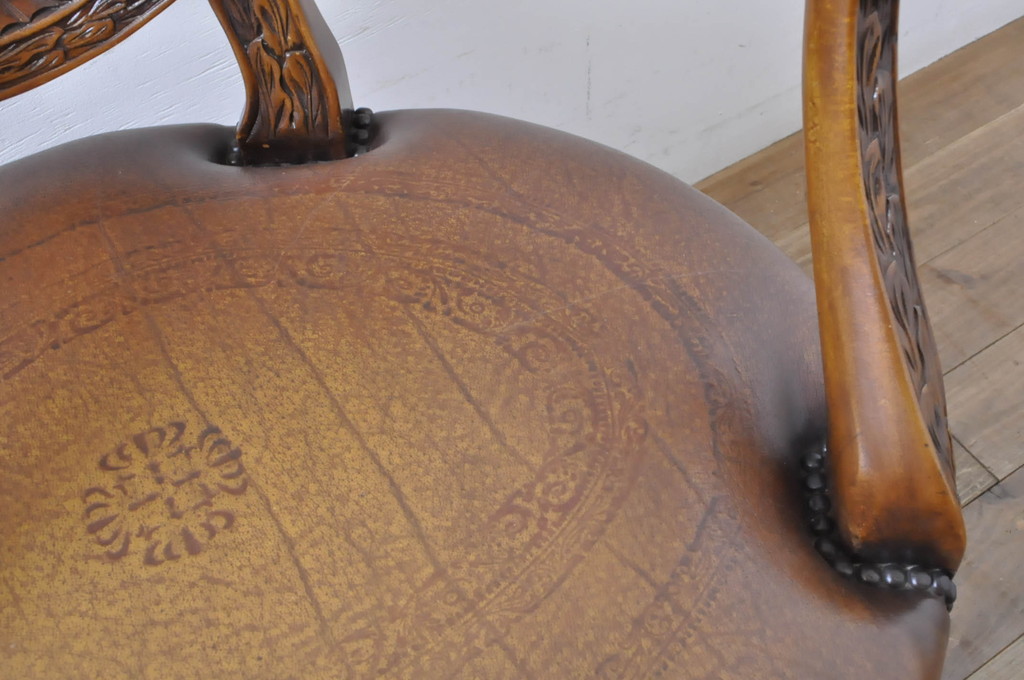 中古　美品　イギリス高級家具　THEODORE ALEXANDER(セオドア・アレキサンダー)　滑らかな曲線と細やかな彫刻が美しいアームチェア(ダイニングチェア、椅子、イス、サロンチェア、英国)(R-066675)