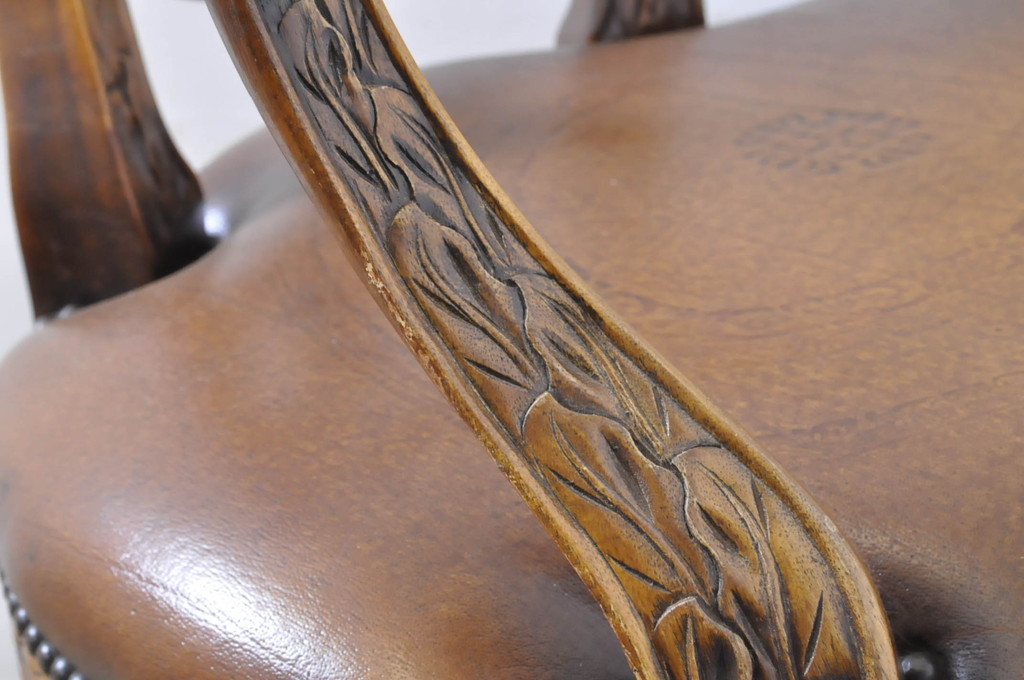 中古　美品　イギリス高級家具　THEODORE ALEXANDER(セオドア・アレキサンダー)　滑らかな曲線と細やかな彫刻が美しいアームチェア(ダイニングチェア、椅子、イス、サロンチェア、英国)(R-066675)