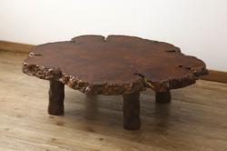 リメイク　ヒノキ無垢材　古い鉄脚を合わせた小振りのテーブル(サイドテーブル、作業台、カフェテーブル)