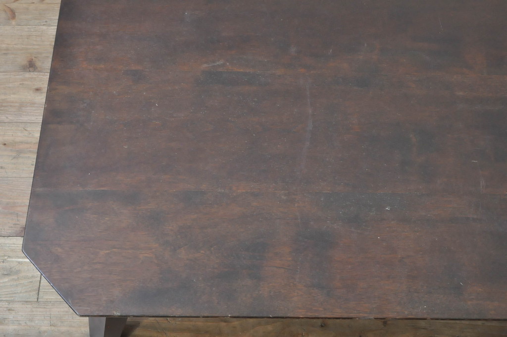 中古　松本民芸家具　斜めにすっと伸びた脚がスタイリッシュで印象的な#67型座卓I(ローテーブル、センターテーブル)(定価約20万円)R-073871)