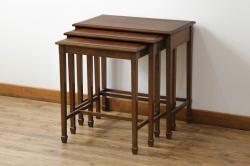 和製アンティーク　希少!!　天板に施された象嵌の枠組みがさりげないアクセント!!古い洋館のネストテーブル(サイドテーブル、カフェテーブル、コーヒーテーブル、ローテーブル)(R-075270)