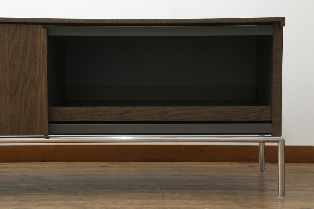 中古　美品　B&B　イタリア　DOMUS(ドムス)　スタイリッシュなデザインでモダンな空間を演出する特大サイズのテレビボード(テレビ台、リビングボード、ローボード)(定価約190万円)(R-055283)
