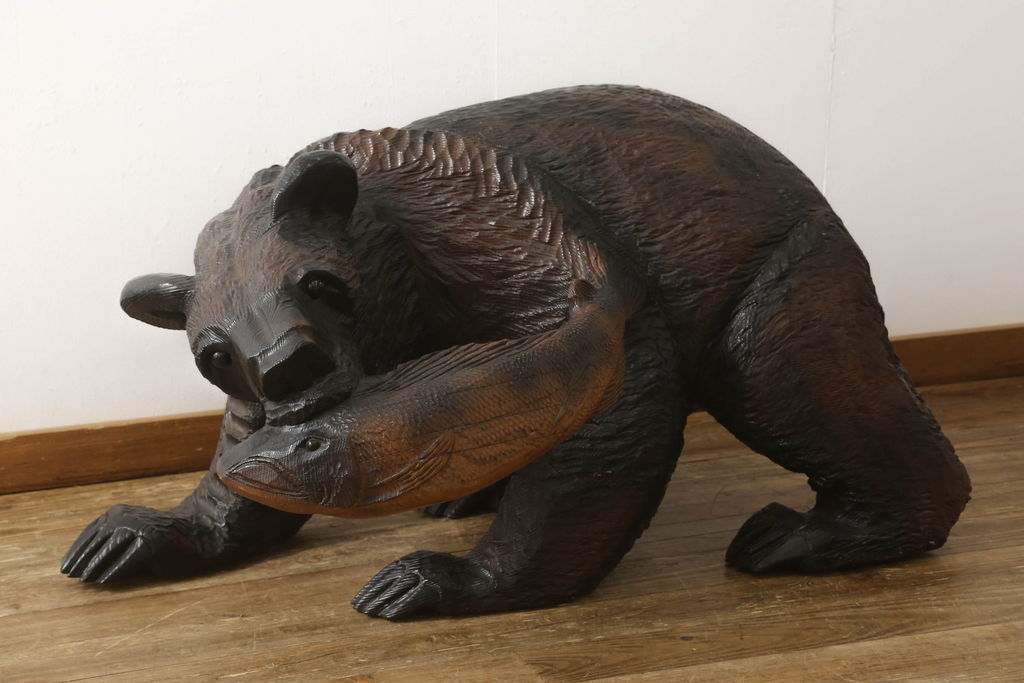 表高吉作《吠え熊》木彫り 木製彫刻 ガラス目 木彫り熊 置物 北海道 飾