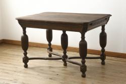 和製アンティーク　クラシカルな雰囲気を醸し出す古い洋館のダイニングテーブル(拡張式テーブル、エクステンションテーブル、4人掛け、6人掛け、食卓)(R-060258)