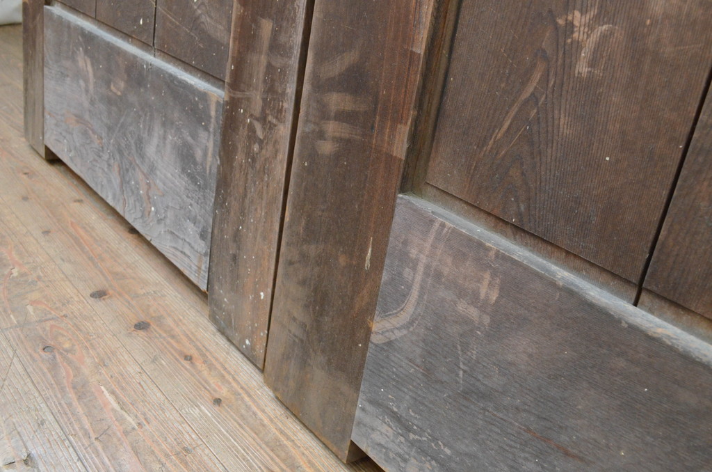 アンティーク建具　特大!!　ヒノキ材　味わい深い風合いの立派な門扉1対2枚セット(木製扉、蔵戸、玄関戸)(R-067551)