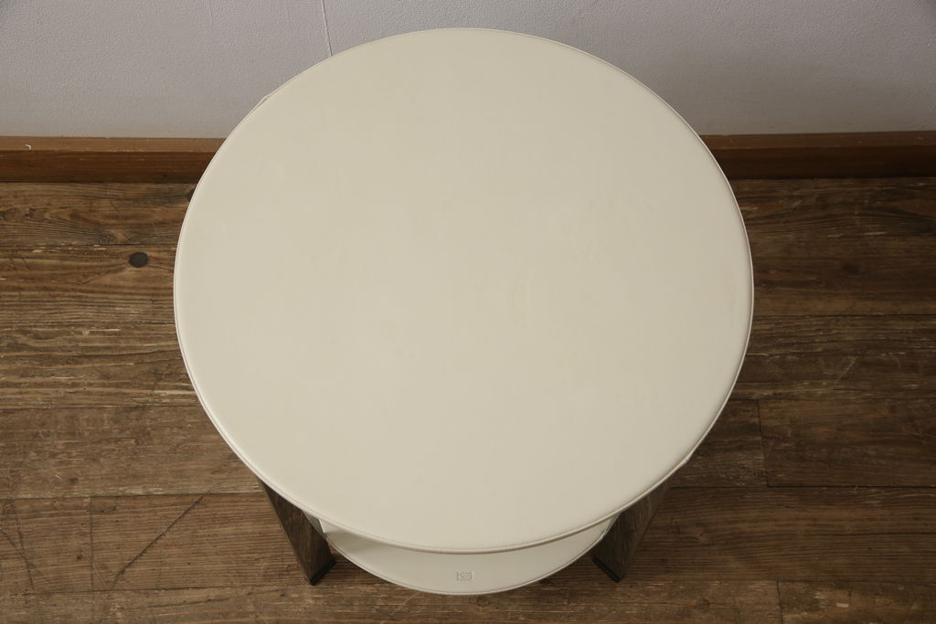 中古　Poltrona Frau(ポルトローナフラウ)　Carlo Colombo(カルロ・コンボ)デザイン　TAVOLO REGOLO(タボロ レゴロ)　異素材の組み合わせがスタイリッシュな雰囲気を高めるサイドテーブル(ラウンドテーブル、コーヒーテーブル、ローテーブル)(定価約30万円)(R-059268)