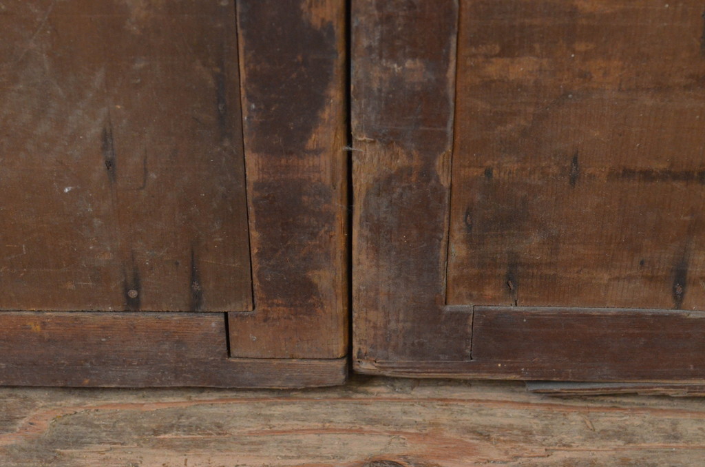 アンティーク建具　時代の流れを感じる木味が魅力の横桟板戸窓2枚セット(引き戸、格子戸、舞良戸)(R-067711)