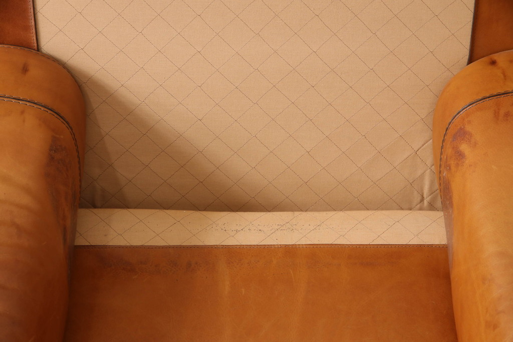 中古　美品!!　イタリア高級家具　BASTEX社　本革　ヴィンテージスタイルのお部屋にぴったりな1人掛けレザーソファ(アームチェア、一人掛けソファ、パーソナルチェア、ラウンジソファ)(R-067324)