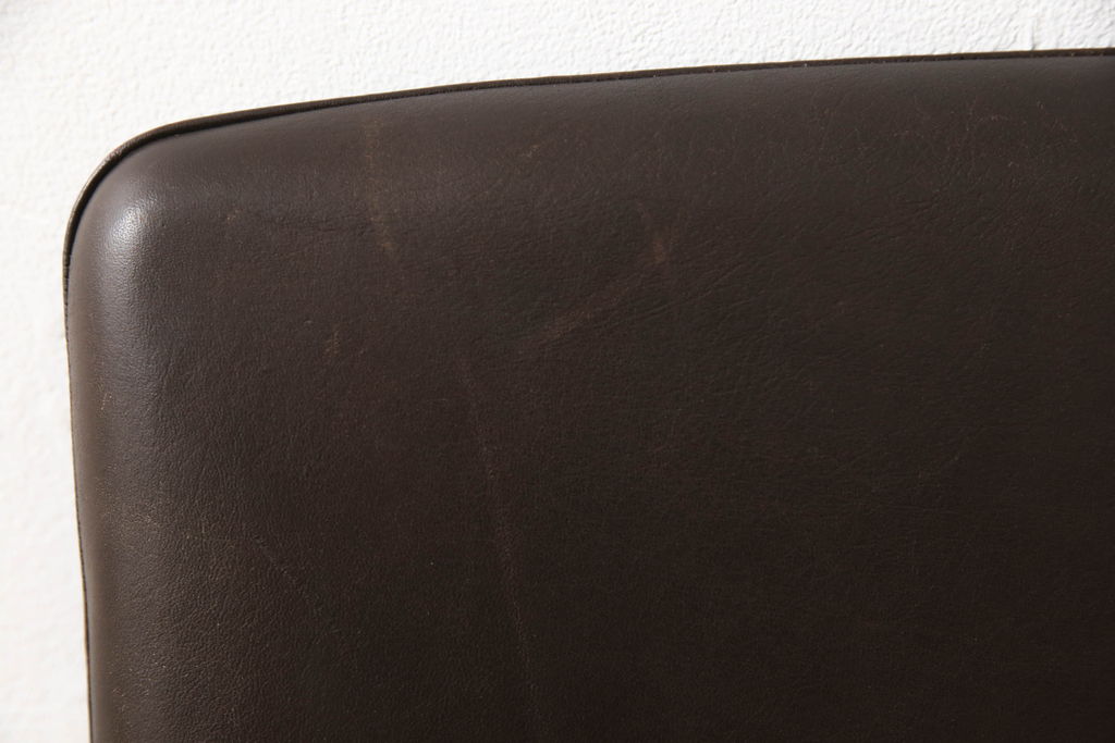 北欧ビンテージ　ノルウェー　バットネ(Vatne)　ハンス・オルセンデザイン　ローズウッド　本革　アームの曲線が美しい1人掛けレザーソファ(一人掛けソファ、1P、アームチェア、ヴィンテージ)(R-058183)