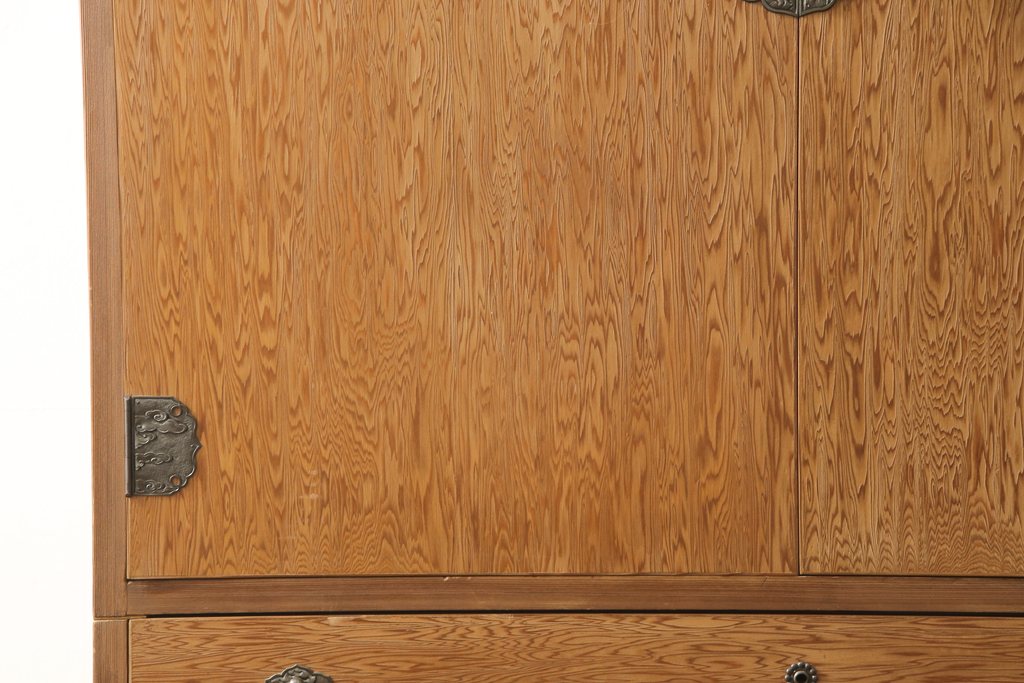 中古　屋久杉　品のある佇まいが上質な和の空間にピッタリな着物箪笥(和たんす、衣装タンス、衣装盆、引き出し)(R-057877)
