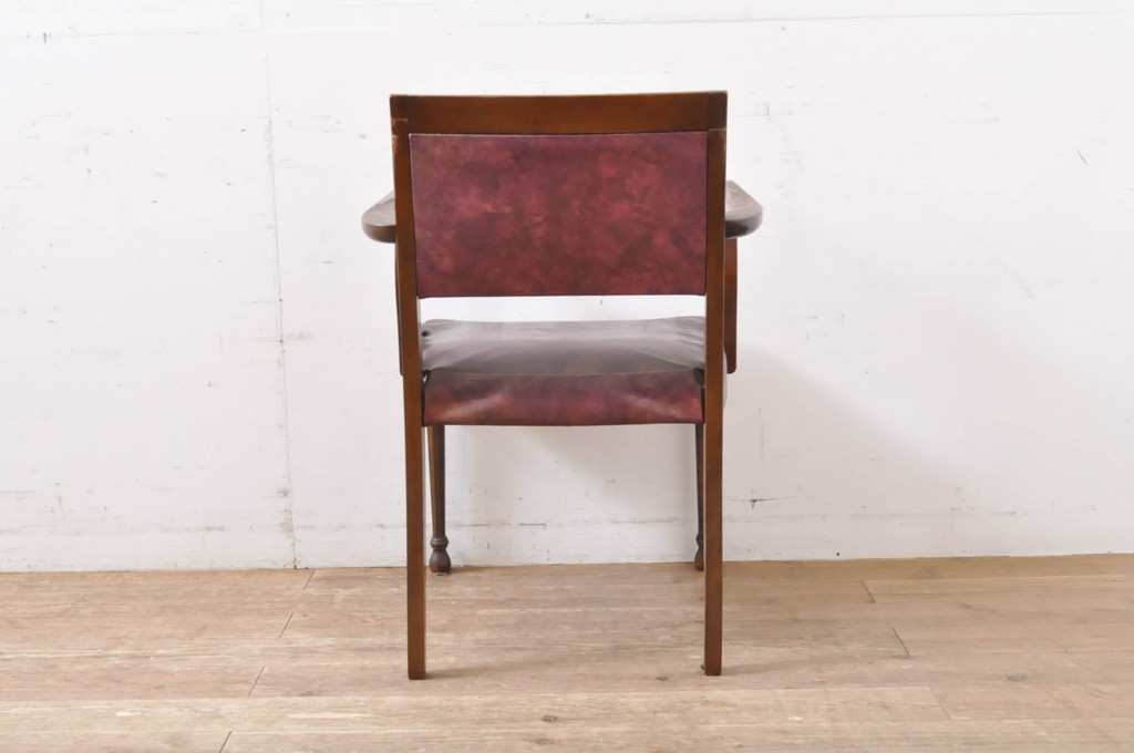 イギリスアンティーク　マホガニー材　エレガントな佇まいが素敵なアームチェア(1人掛けソファ、一人掛けソファ、1P、アームチェア、椅子、イス)(R-066801)