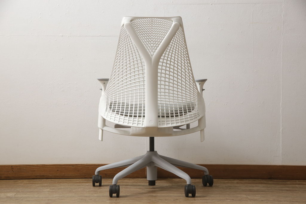 中古　美品　HermanMiller(ハーマンミラー社)　立体的な背もたれが印象的なセイルチェア(SAYL Chair)(オフィスチェア、アームチェア、ワークチェア)(R-061209)