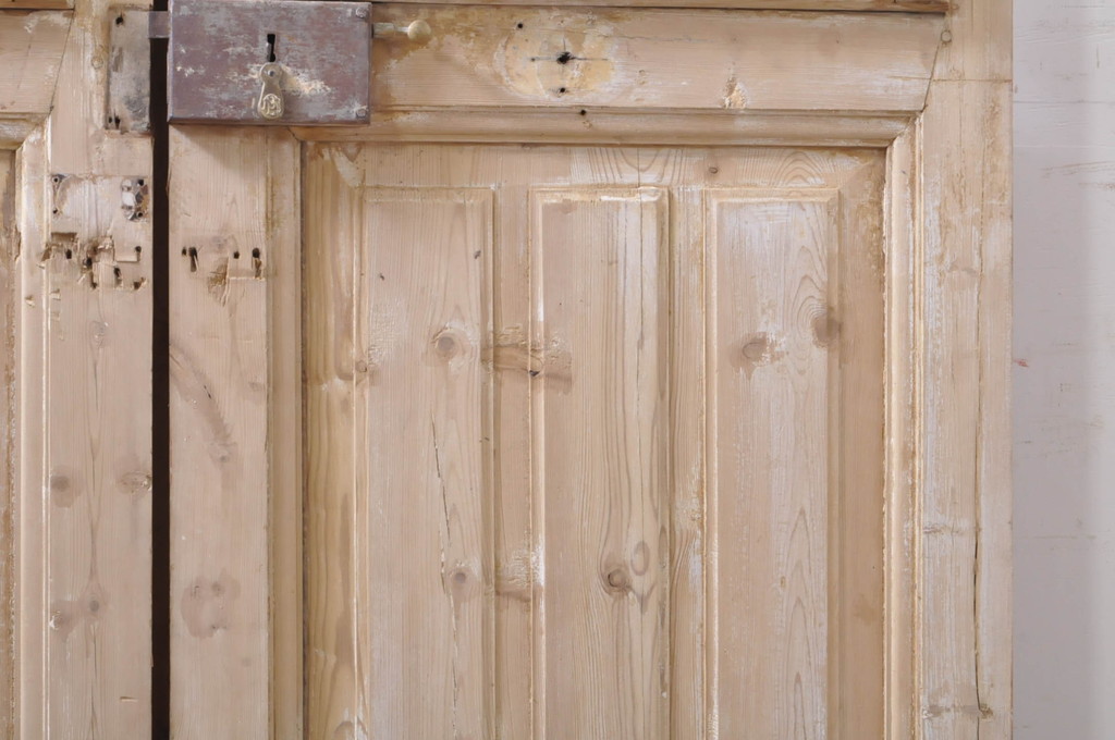 海外アンティーク　パイン材　フレンチの雰囲気漂うアイアンフェンス入り背の高い両開きドア1対2枚セット(建具、木製扉)(R-068500)
