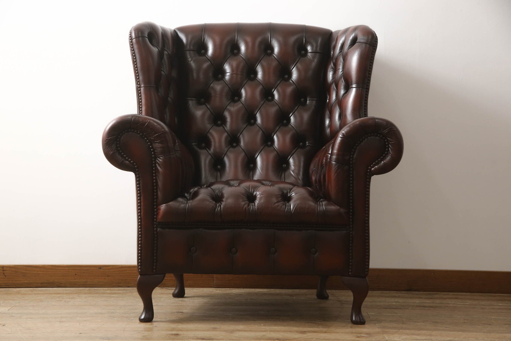 中古　美品　イギリス輸入家具　本革(レザー)　重厚感のある佇まいが魅力的なウイングバックソファ(ウィングバックチェア、チェスターフィールドソファ、アームチェア、1人掛けソファ、1P)(R-063570)