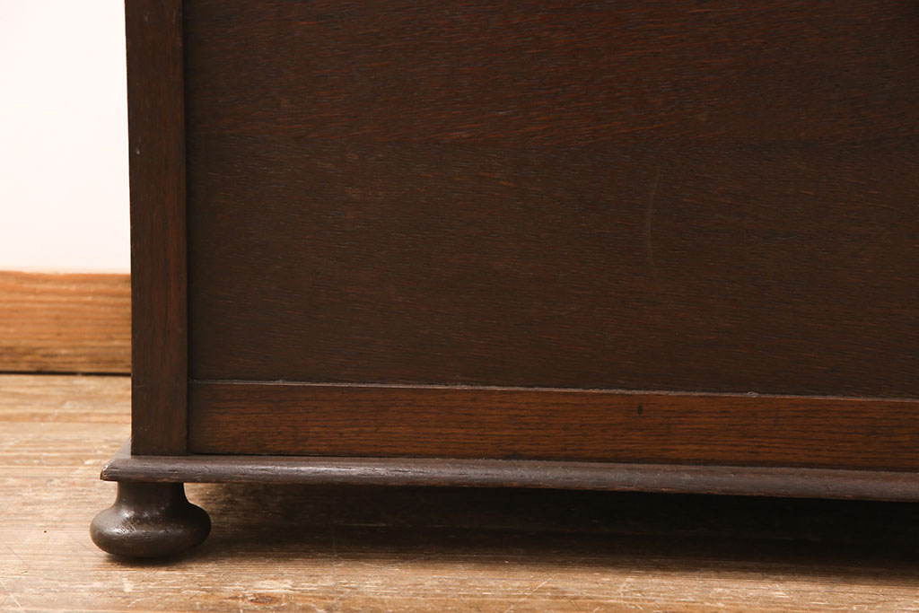 イギリスアンティーク　オーク材　小振りなサイズ感が可愛らしいモンクスベンチ(サイドボード、テーブル、ブランケットボックス)(R-051806)