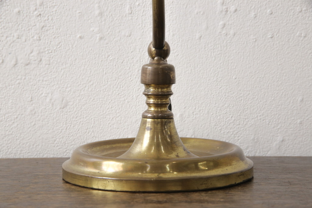 イギリスアンティーク　真鍮(しんちゅう)　優雅なムードを演出してくれるデスクスタンド(テーブルスタンド、スタンドライト、卓上照明)(R-058050)