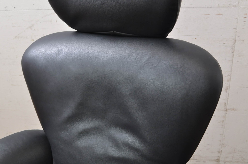 中古　Cassina(カッシーナ)　K10 DODO(ドド)　洗練されたモダンデザインが目を引くシェーズロング(リクライニングチェア、アームチェア、椅子、イス、一人掛けソファ、1人掛けソファ)(定価約104万5千円)(R-069067)