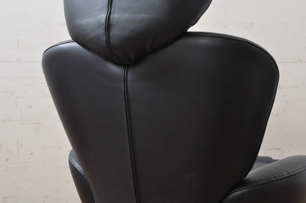 中古　Cassina(カッシーナ)　K10 DODO(ドド)　洗練されたモダンデザインが目を引くシェーズロング(リクライニングチェア、アームチェア、椅子、イス、一人掛けソファ、1人掛けソファ)(定価約104万5千円)(R-069067)