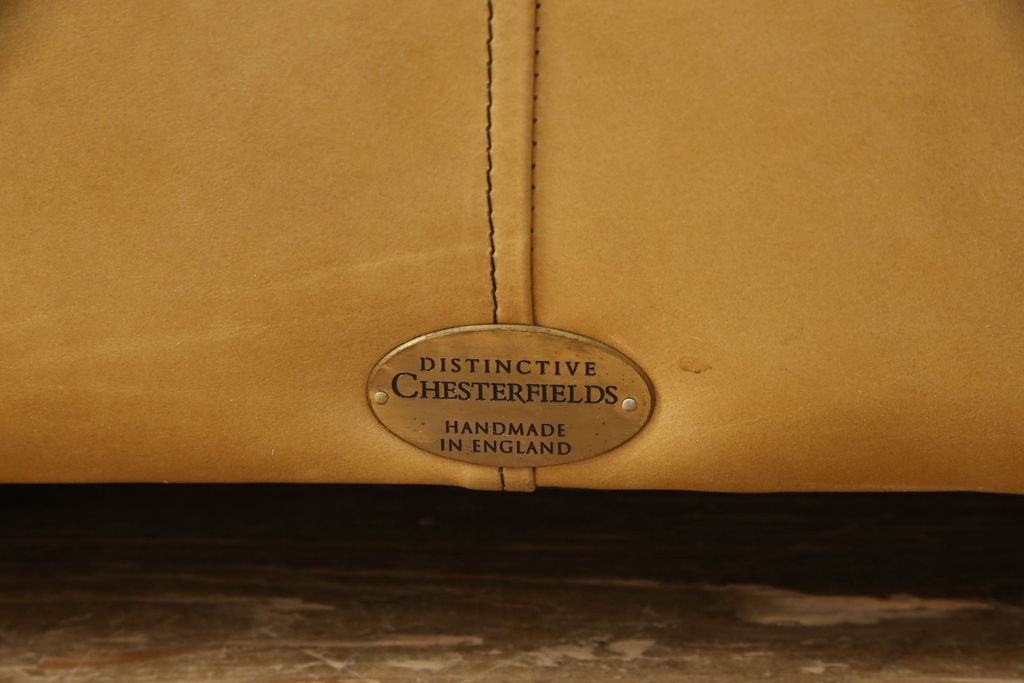 中古　イギリス製　DISTINCTIVE CHESTERFIELDS(ディスティンクティブ・チェスターフィールド)　本革2人掛け　上質な空間づくりに取り入れたいレザーソファ(定価48万円)(二人掛けソファ、2P)(R-057466)