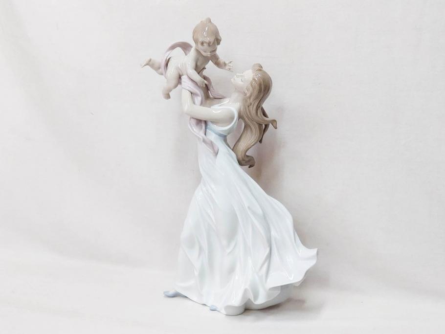 スペイン リヤドロ LLADRO 幸せの瞬間 6858 細部まで職人のこだわりが感じられる美しいフィギュリン(母と子、赤ちゃん、女性、家族、ファミリー、 陶器人形、置物、オブジェ、箱付き)(R-076038) | ラフジュ工房