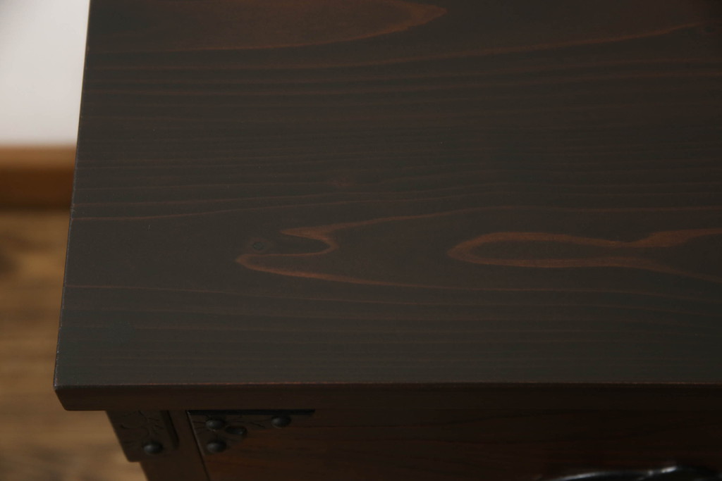 中古　岩谷堂箪笥　凝ったつくりの金具が和の雰囲気を高めるテレビ台(ローボード、AVボード、衣装箪笥、収納箪笥、和タンス、引き出し)(R-060834)