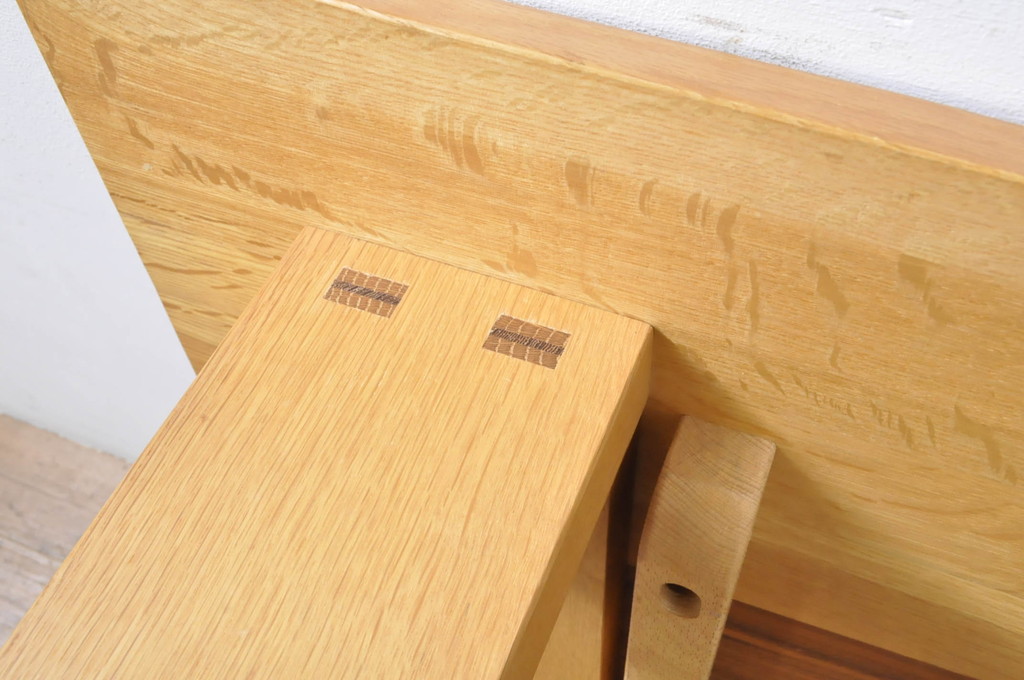 中古　日進木工(nissin)　WHITE WOOD(ホワイトウッド)　ナラ材とウォールナット材の組み合わせが美しいローテーブル(リビングテーブル、センターテーブル、座卓)(R-066814)