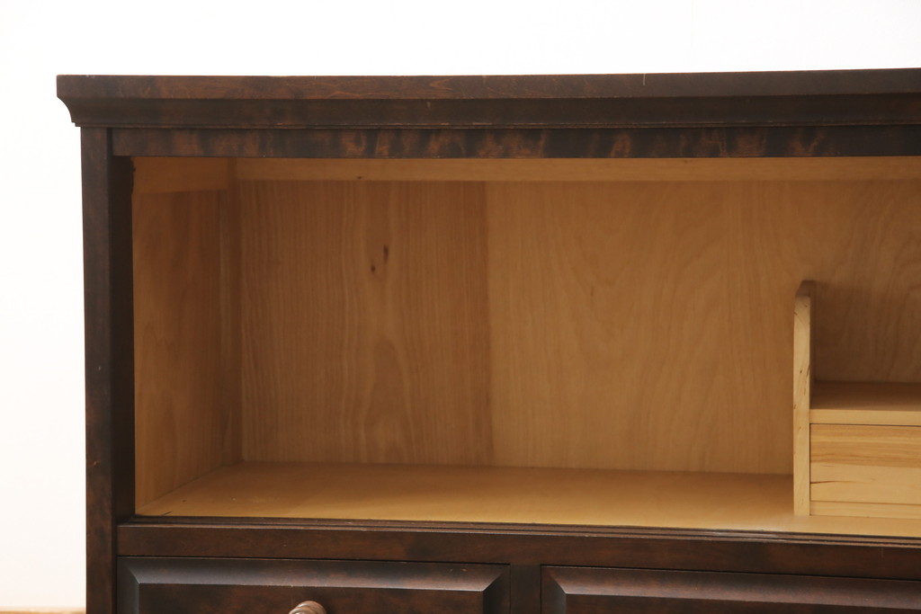 中古　北海道民芸家具　落ち着きのある上品な佇まいが魅力のローボード(収納棚、サイドボード、テレビ台)(R-057965)