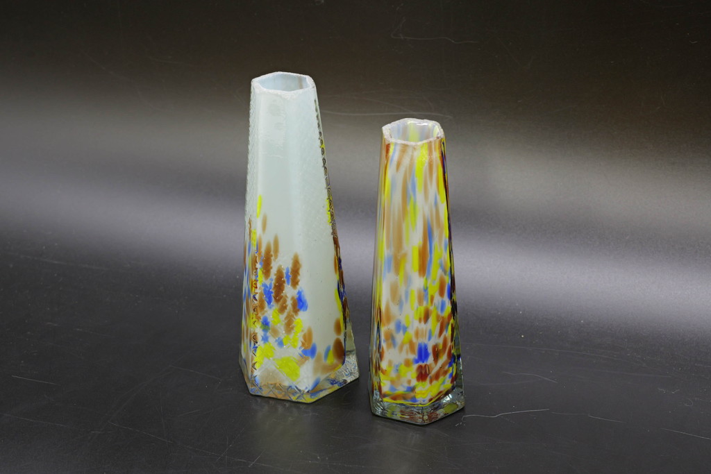 昭和レトロ　戦前　大正　置くだけでお部屋のアクセントになる古いマーブルガラス花瓶2個セット(六角、一輪挿し、花入、花器、硝子)(R-076606)