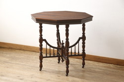 イギリスアンティーク　マホガニー材　挽き物加工が見事な存在感のあるオケージョナルテーブル(サイドテーブル、コーヒーテーブル)(R-050008)