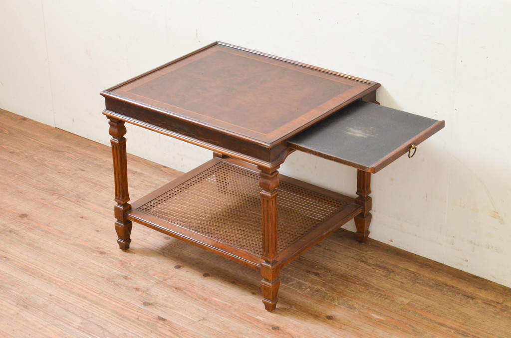 中古　DREXEL HERITAGE(ドレクセルヘリテイジ)　補助テーブル付きのクラシカルなサイドテーブル(ローテーブル、コーヒーテーブル、エンドテーブル、ナイトテーブル、飾り台)(R-069512)