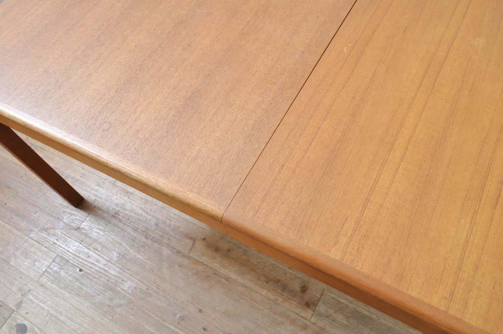 和製ビンテージ　木の温もり溢れるシンプルなデザインが美しいエクステンションダイニングテーブル(4人掛け、6人掛け、エクステンションテーブル、拡張式テーブル、食卓、作業台、ヴィンテージ)(R-069046)