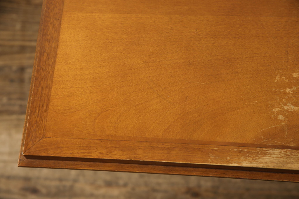 中古　横浜クラシック家具　ダニエル(Daniel)　スパニッシュシリーズ　S-301　艶のある木肌と品のある佇まいが美しいライティングビューロー(簿記机、ワークデスク、収納棚、戸棚、キャビネット、引き出し、在宅ワーク用、在宅用)(R-069941)