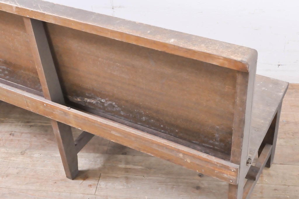 和製アンティーク　レトロな佇まいが魅力の木製ベンチ(長椅子、長イス、板座チェア、2人掛け、3人掛け)(R-066864)