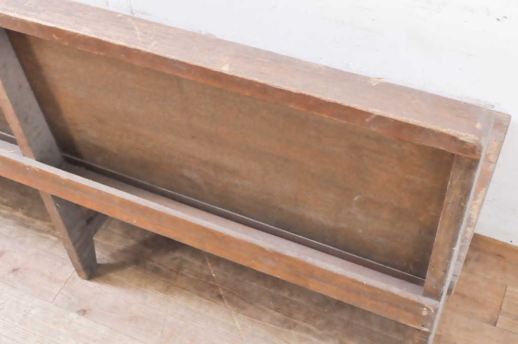 和製アンティーク　レトロな佇まいが魅力の木製ベンチ(長椅子、長イス、板座チェア、2人掛け、3人掛け)(R-066871)