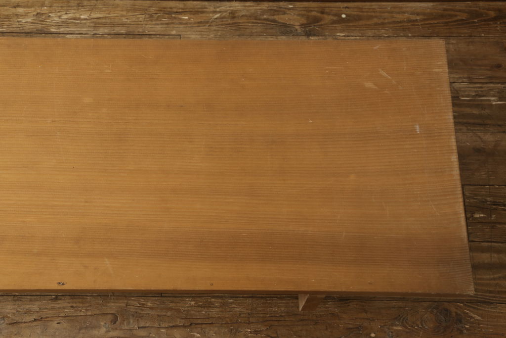 和製アンティーク　昭和初期　もみの木一枚板　レトロな雰囲気漂う組み立て式裁ち板(モミの木、組立式、ローテーブル、センターテーブル、テレビ台、作業台、飾り台、陳列台)(R-060995)