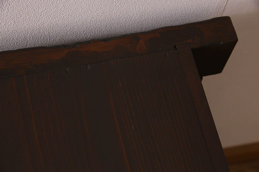 アンティーク家具　明治大正期　六尺　前面檜材　重厚なデザインの水屋箪笥ローボード