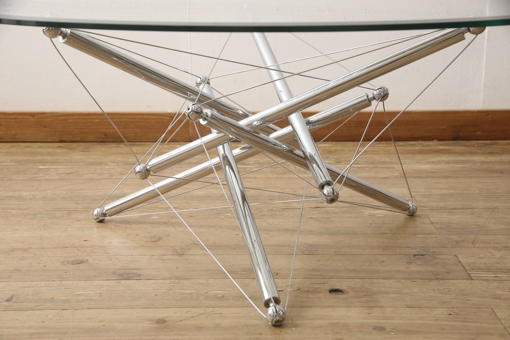 中古　Cassina(カッシーナ)製　713　スタイリッシュなデザインがワンランク上の暮らしを演出するローテーブル(センターテーブル、サイドテーブル、ガラス)(定価約46万円)(R-053529)