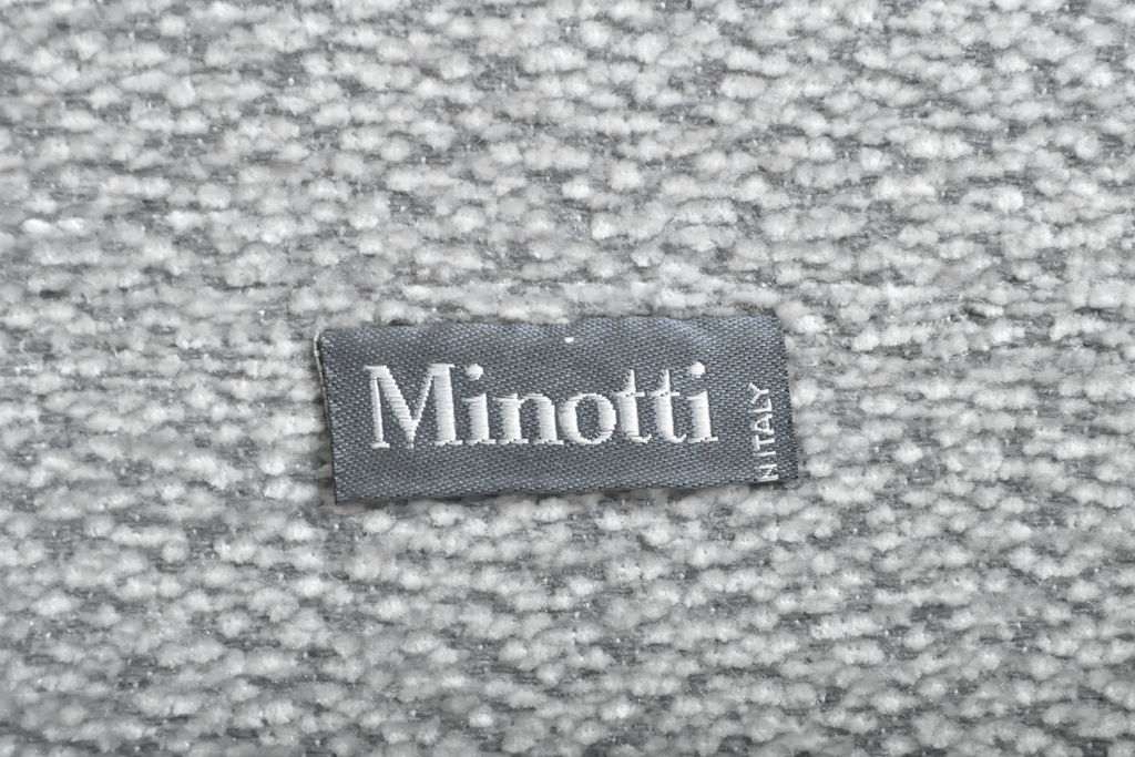 中古　イタリア　ミノッティ(Minotti)　フィルノワール(FIL NOIR)　洗練されたシルエットが美しいアームチェア(定価約70万円)(一人掛けソファ、1人掛け、イス)(R-061394)