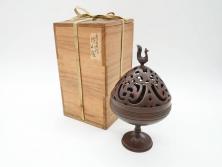 青磁　陽刻　植木鉢(アンティーク雑貨)(R-062915)