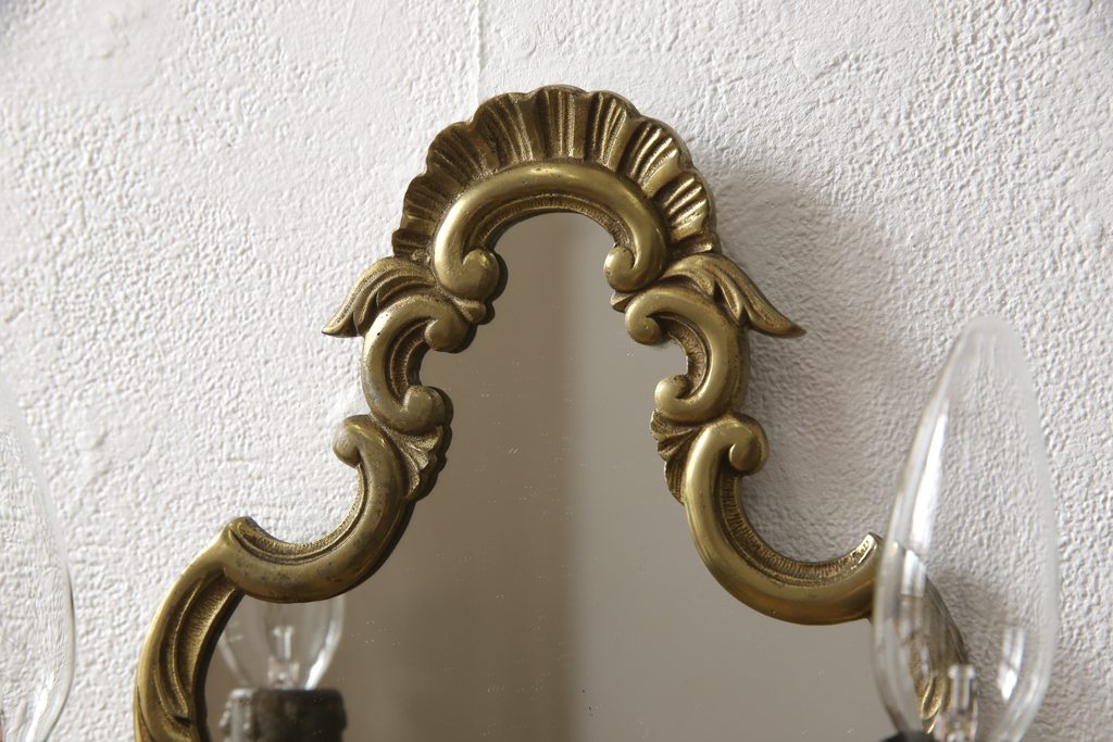 ビンテージ照明　アメリカヴィンテージ　真鍮製　エレガントな雰囲気を演出する照明付きウォールミラー(壁掛け鏡、壁掛け照明、ウォールランプ)(R-058585)