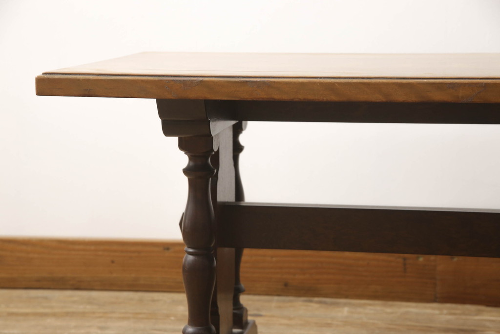 和製ビンテージ　松本民芸家具　安川型卓　レアな逸品!凝った脚のデザインが印象的なローテーブル(センターテーブル、リビングテーブル、カフェテーブル、コーヒーテーブル、作業台、ヴィンテージ)(R-070066)
