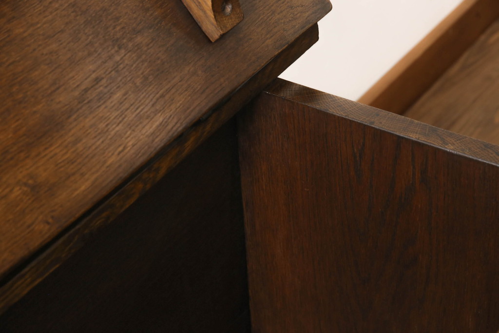 イギリスビンテージ　オーク材　アンティーク調　ベンチ収納　凝った彫刻と深みのある色合いが素敵なベンチ収納(ブランケットボックス、コファ、ベンチチェスト、ヴィンテージ)(R-061377)