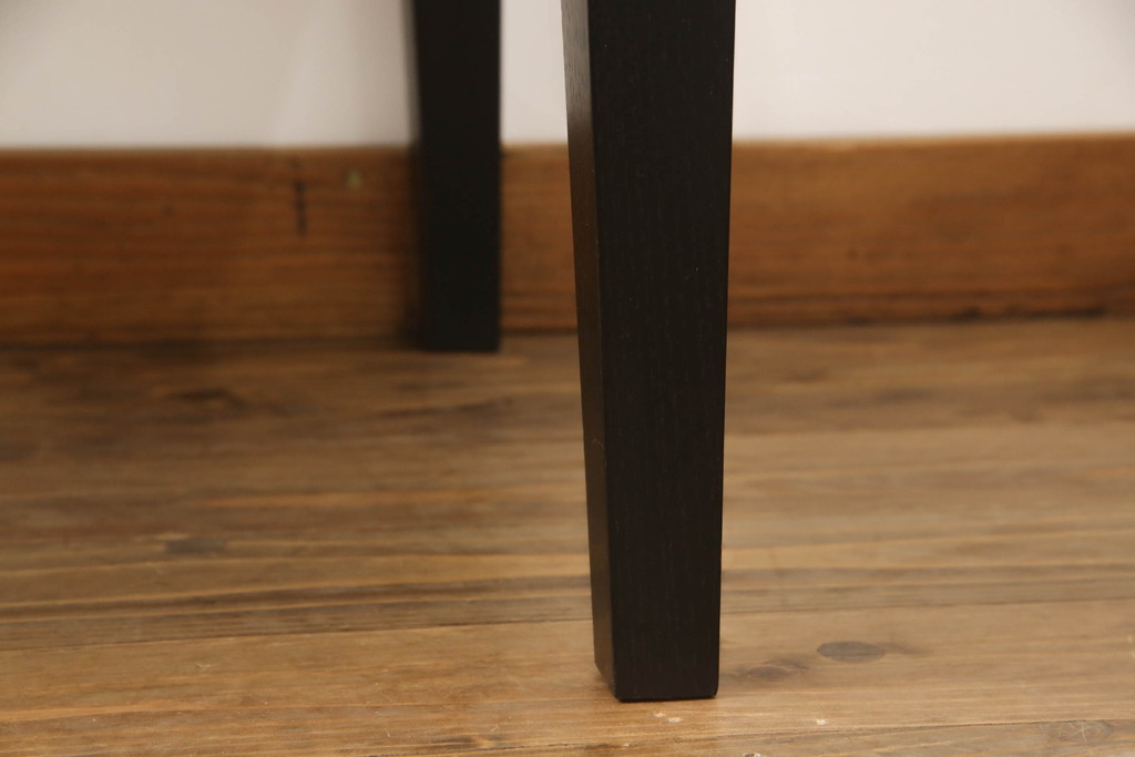 中古　超美品　Cassina(カッシーナ)　CATHERINE MEMMI(カトリーヌ・メミ)　本革　シンプルでシックなデザインが魅力的なアームチェア(ダイニングチェア、椅子、イス)(定価約21万円)(R-058671)