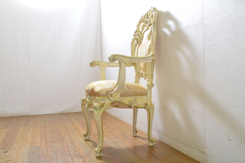 中古　イタリアブランド家具　SILIK(シリック)　細部まで凝った造りが美しいアームチェア(サロンチェア、椅子、イス)(定価約60万円)(R-063025)